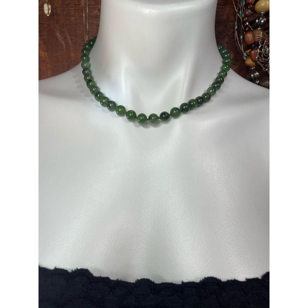 Silver jade bead necklace 